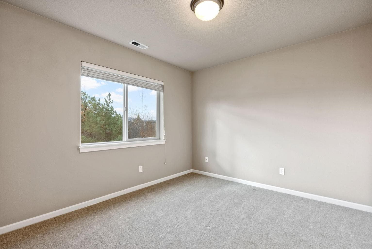Photo of 20939 Blue Bush Court 18 of 29
