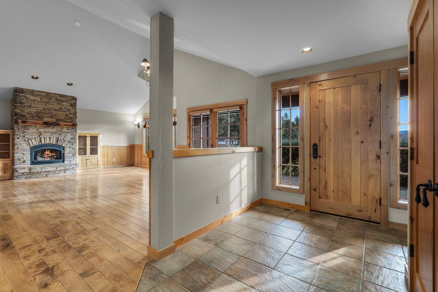 Photo of 546 S Cottonwood Street 11 of 53