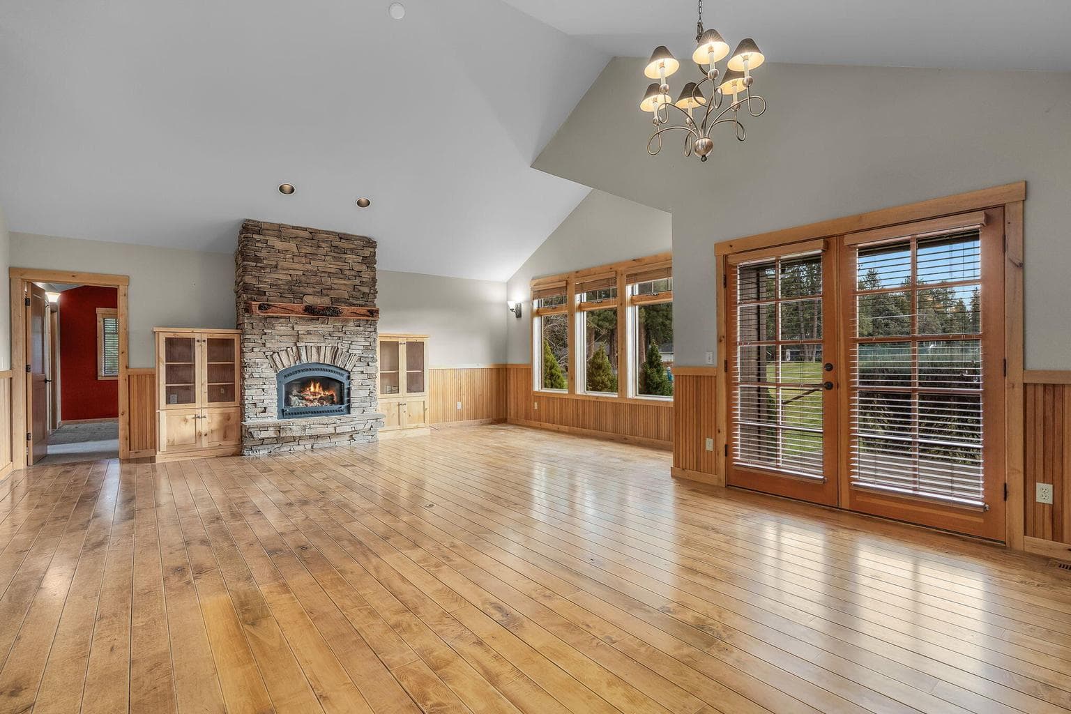 Photo of 546 S Cottonwood Street 18 of 53