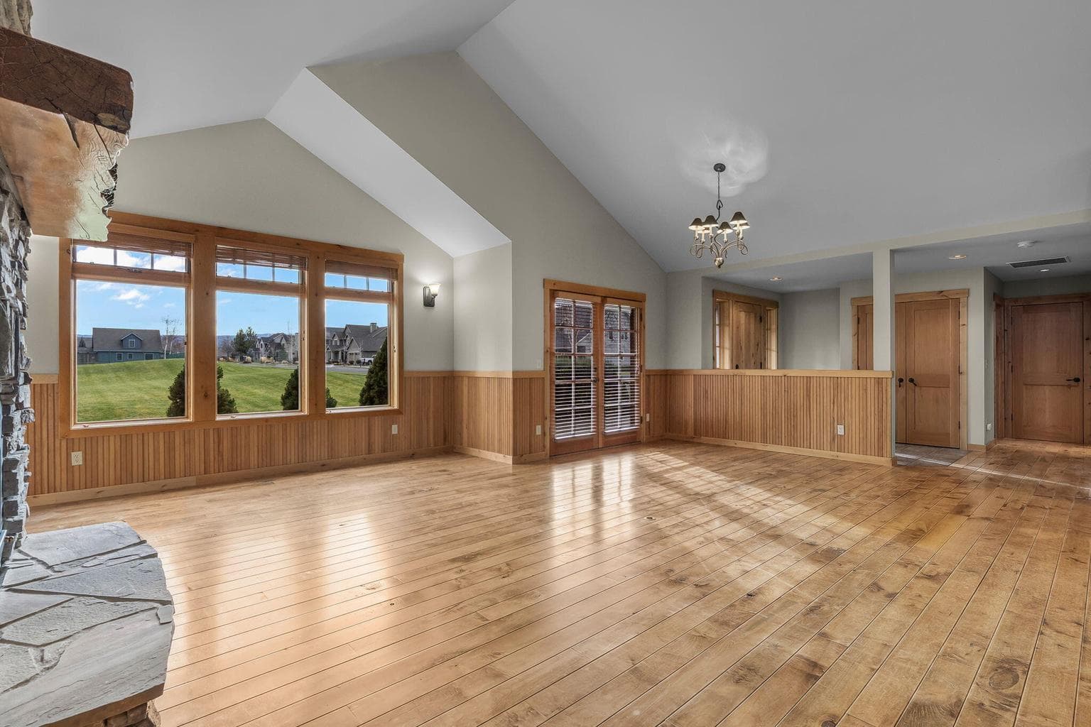 Photo of 546 S Cottonwood Street 20 of 53