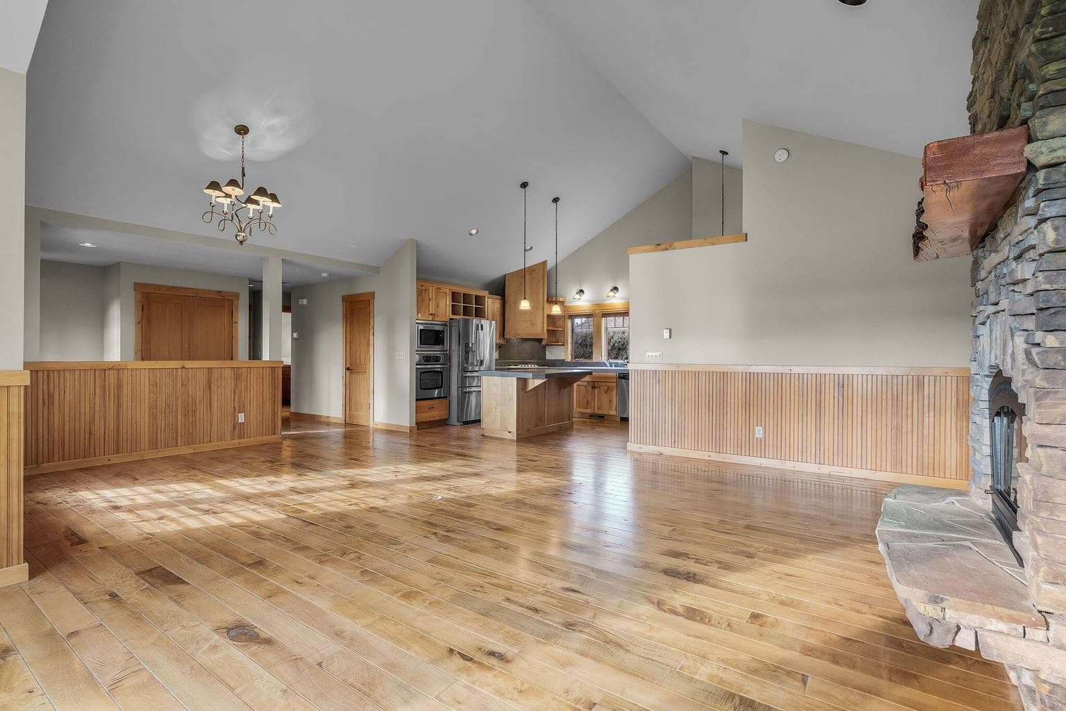 Photo of 546 S Cottonwood Street 19 of 53