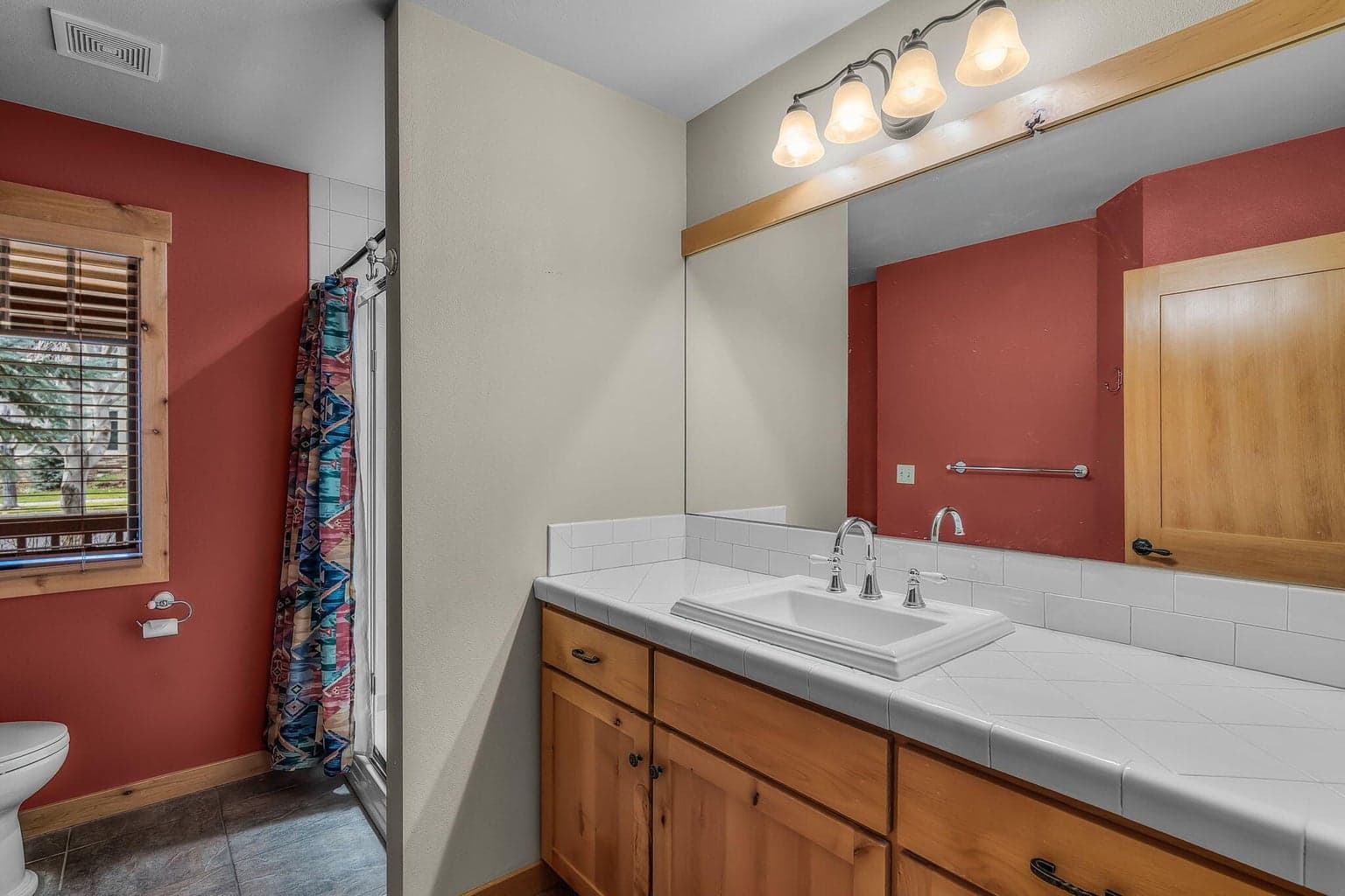 Photo of 546 S Cottonwood Street 36 of 53