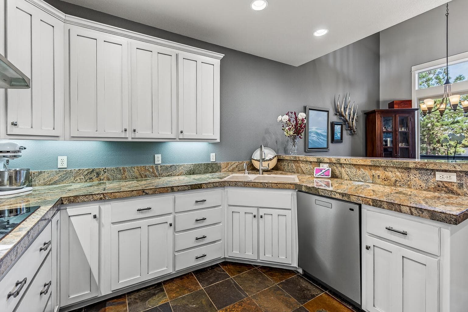 Photo of 2729 NW Havre Court 9 of 48