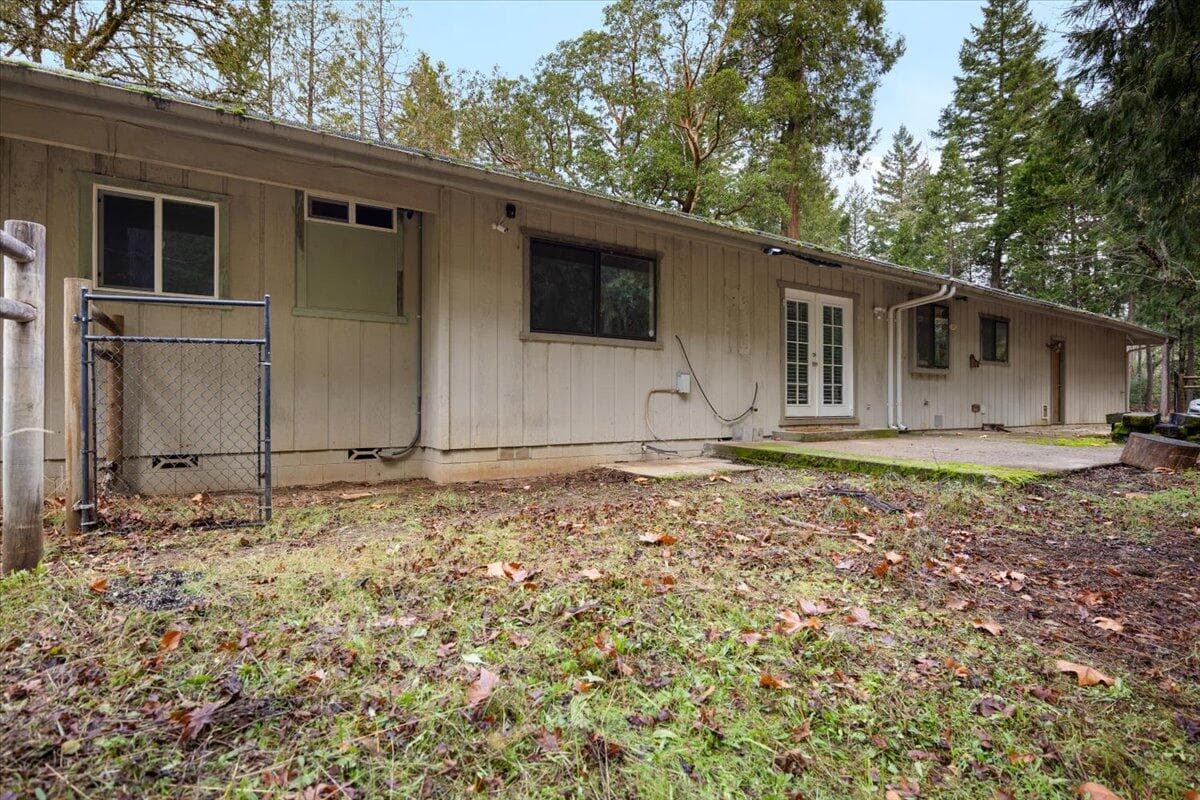 Photo of 5201 Lake Shore 3 of 43