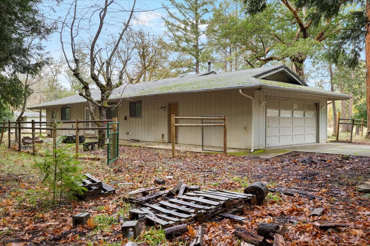 Photo of 5201 Lake Shore 4 of 43
