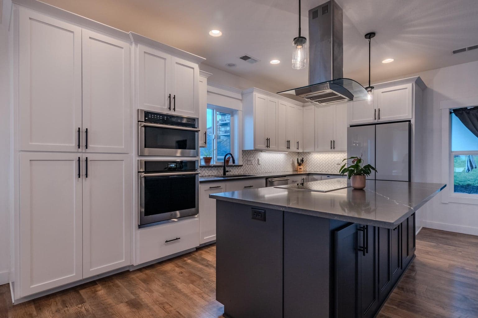 Oven with microwave/confection oven above