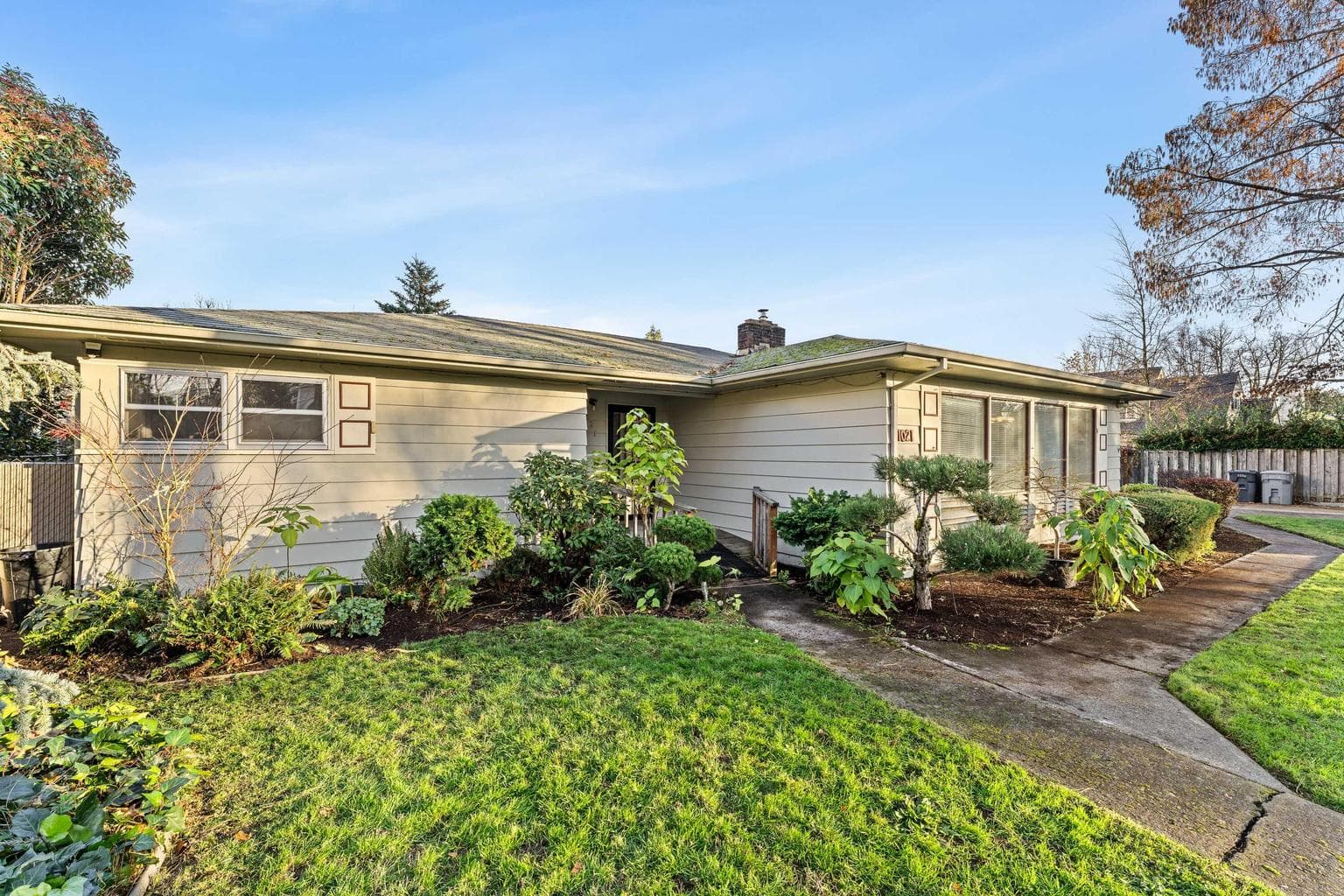 Photo of 1021 Conklin 2 of 37