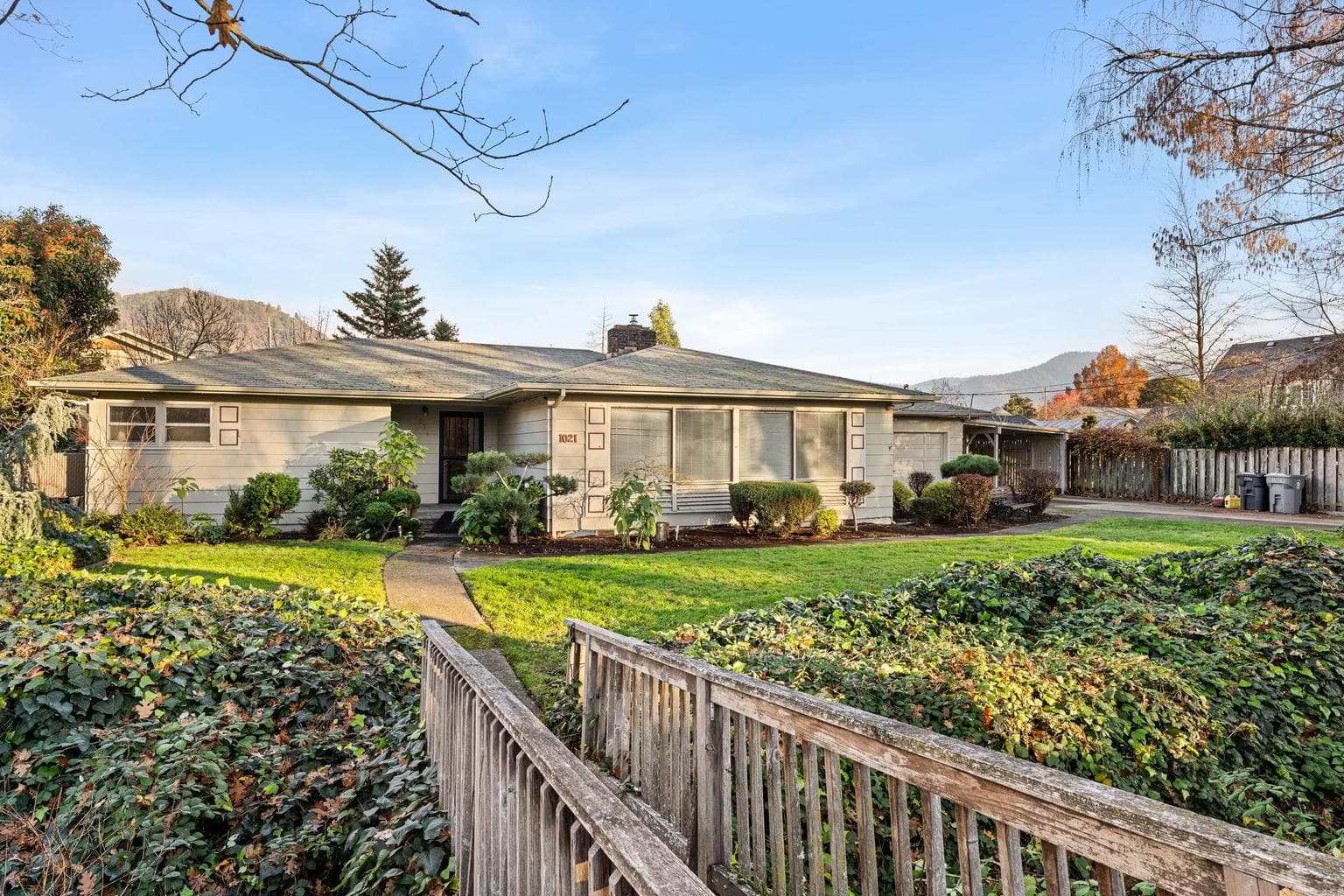Photo of 1021 Conklin 1 of 37