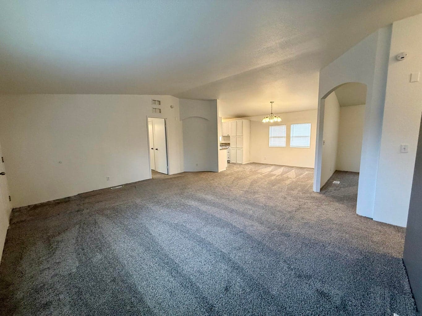 Photo of 470 SE 10th Street 6 of 22