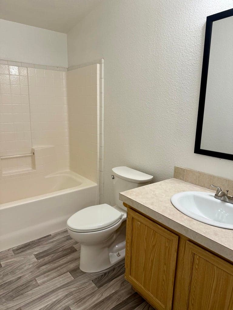 Photo of 470 SE 10th Street 19 of 22