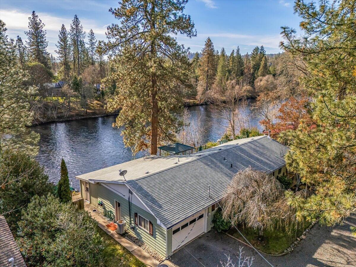 24520 Highway 62, Trail, 97541