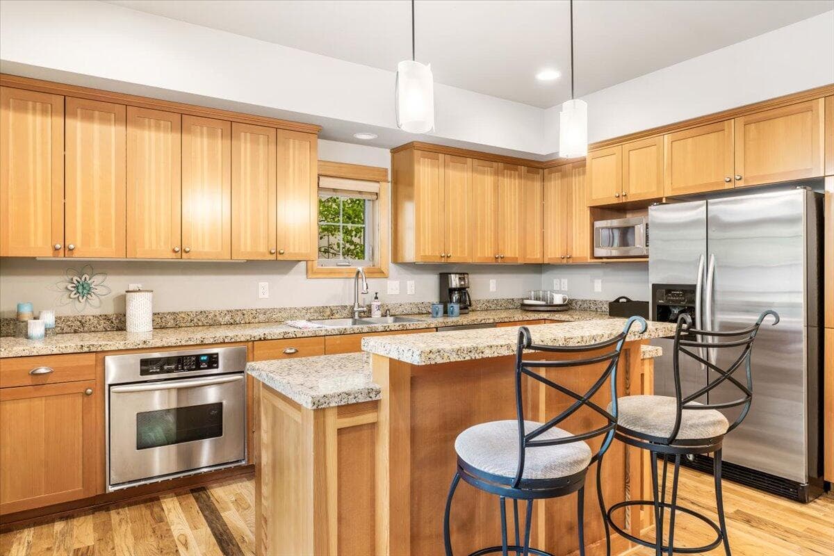 Photo of 57112 Evergreen Loop 13 of 38