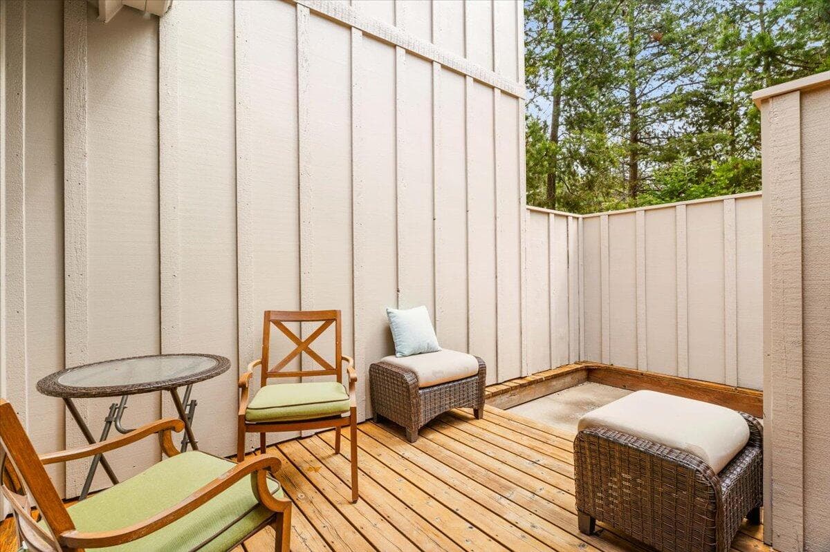 Photo of 57112 Evergreen Loop 22 of 38