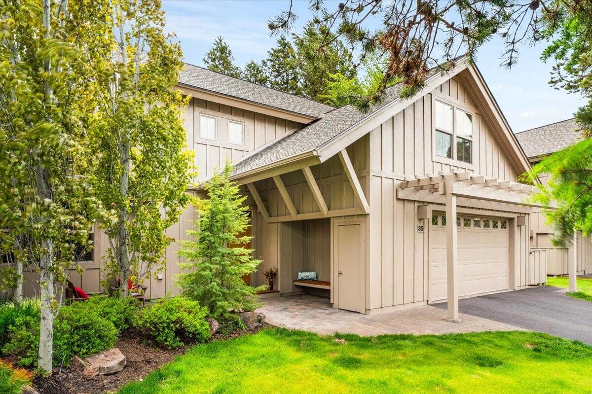 Photo of 57112 Evergreen Loop 31 of 38