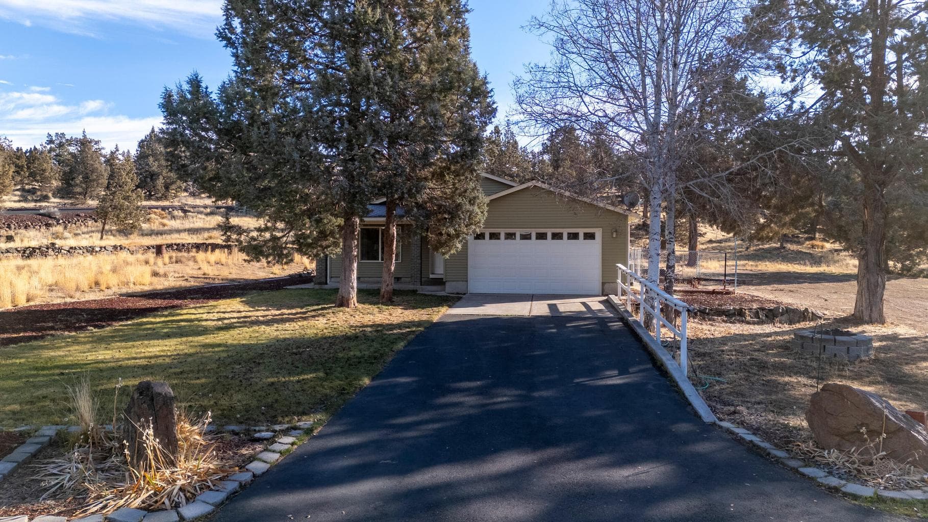 Photo of 2350 NW Rimrock Loop 36 of 45