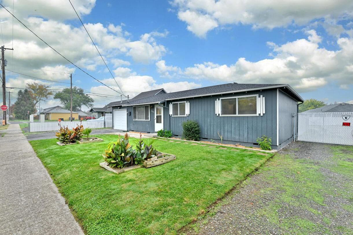 Photo of 2825 Howard 2 of 22
