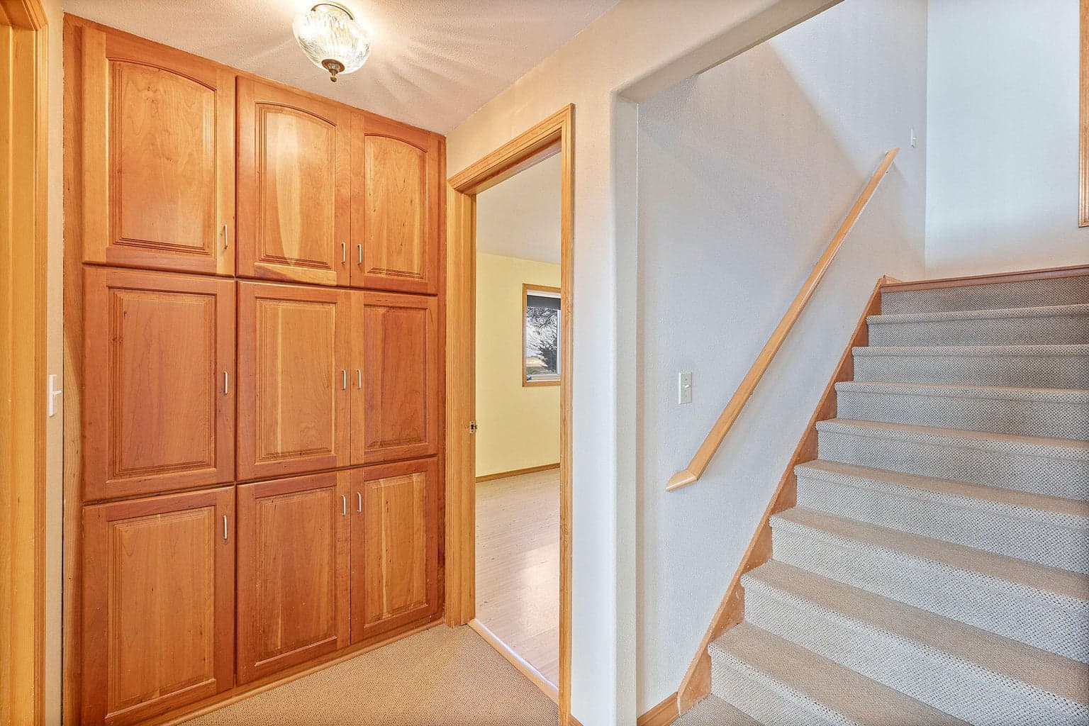 Photo of 2490 NW Deschutes Drive 17 of 49