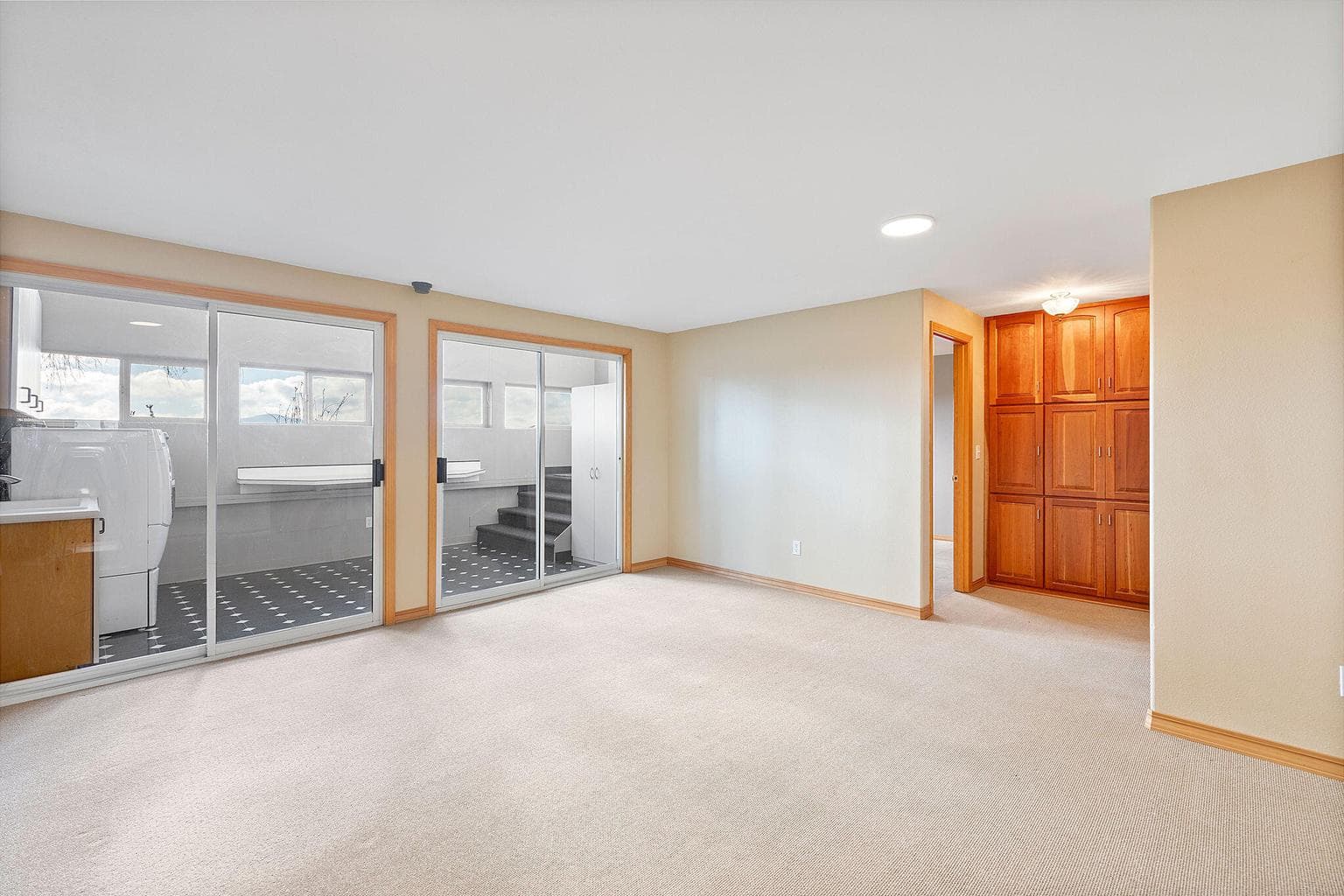 Photo of 2490 NW Deschutes Drive 18 of 49