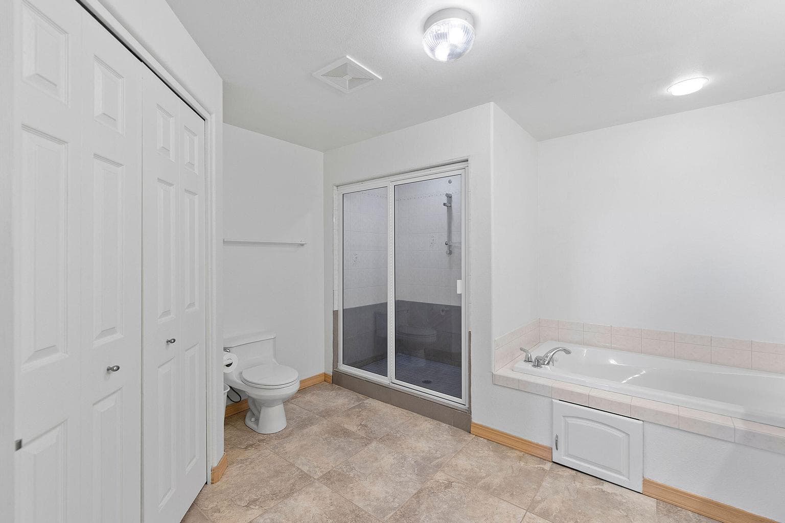 Photo of 2490 NW Deschutes Drive 22 of 49
