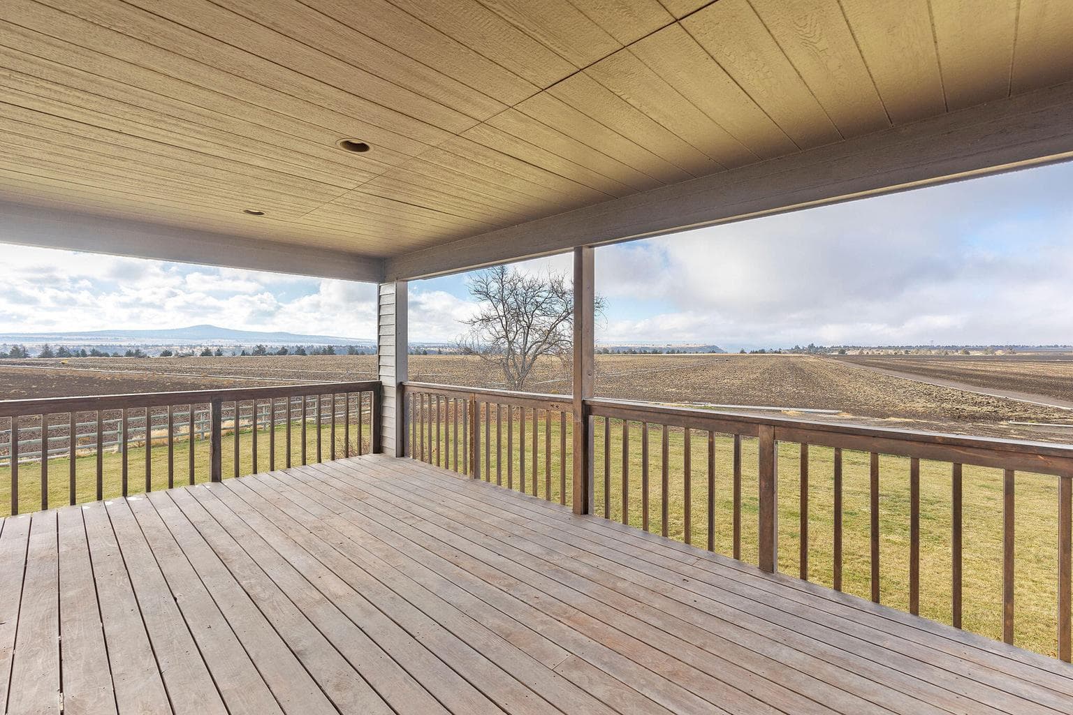 Photo of 2490 NW Deschutes Drive 33 of 49