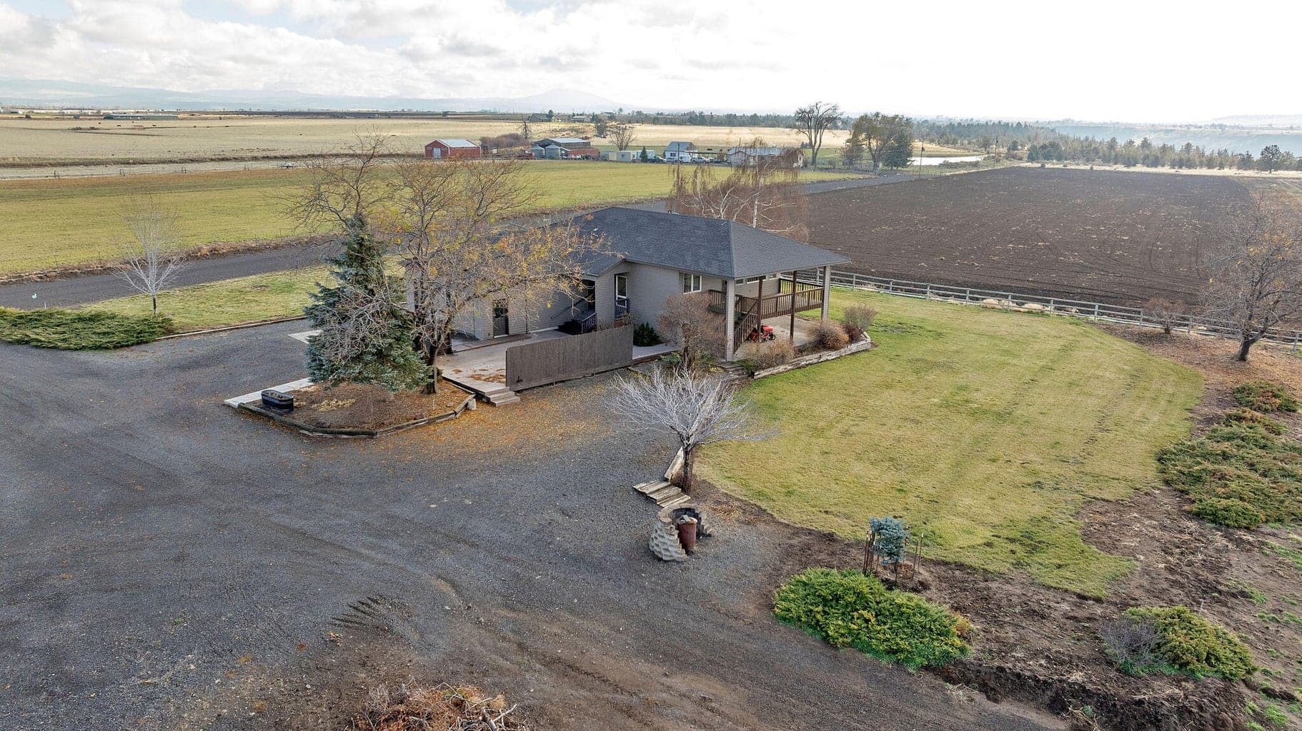 Photo of 2490 NW Deschutes Drive 35 of 49