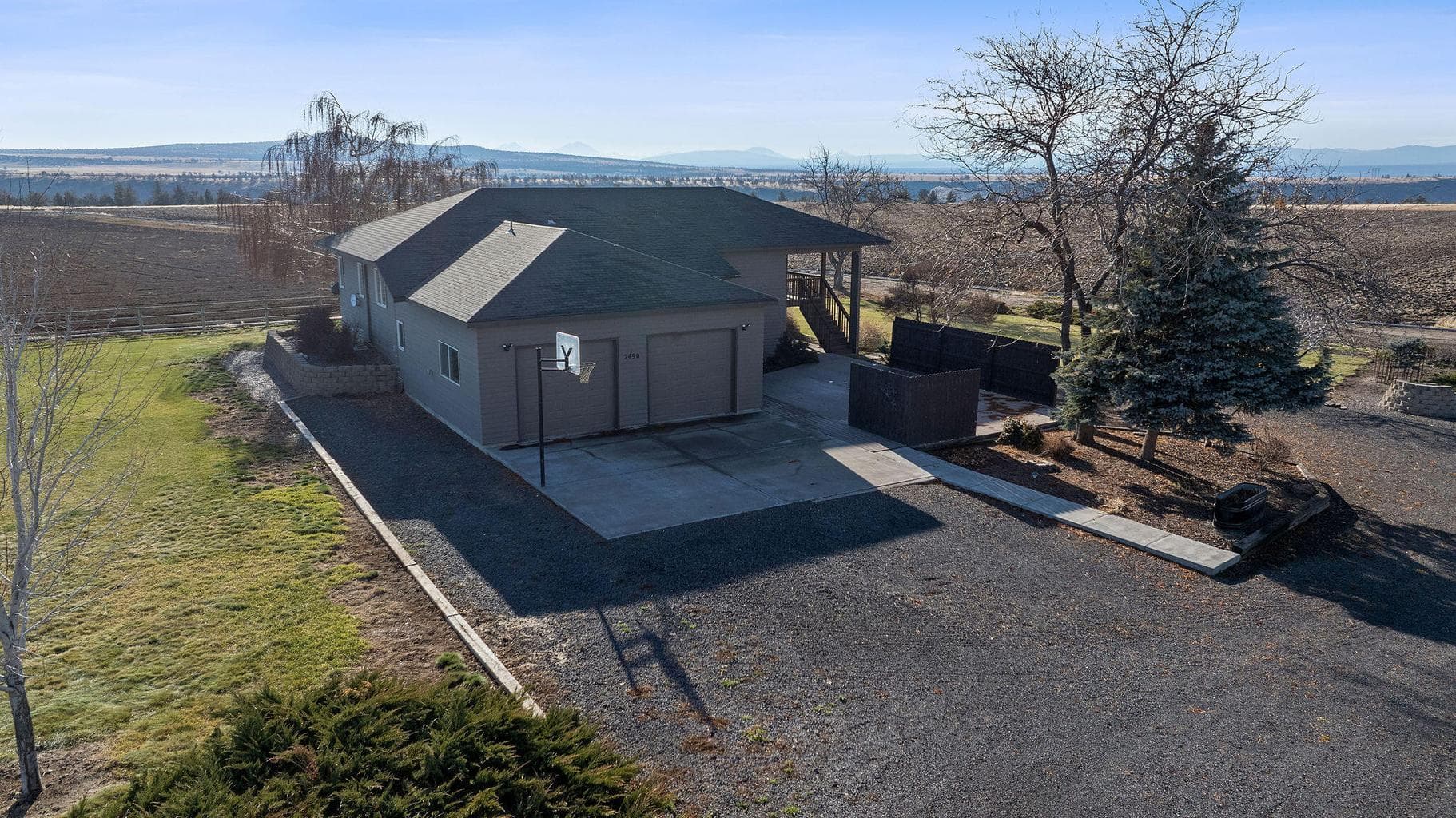Photo of 2490 NW Deschutes Drive 6 of 49