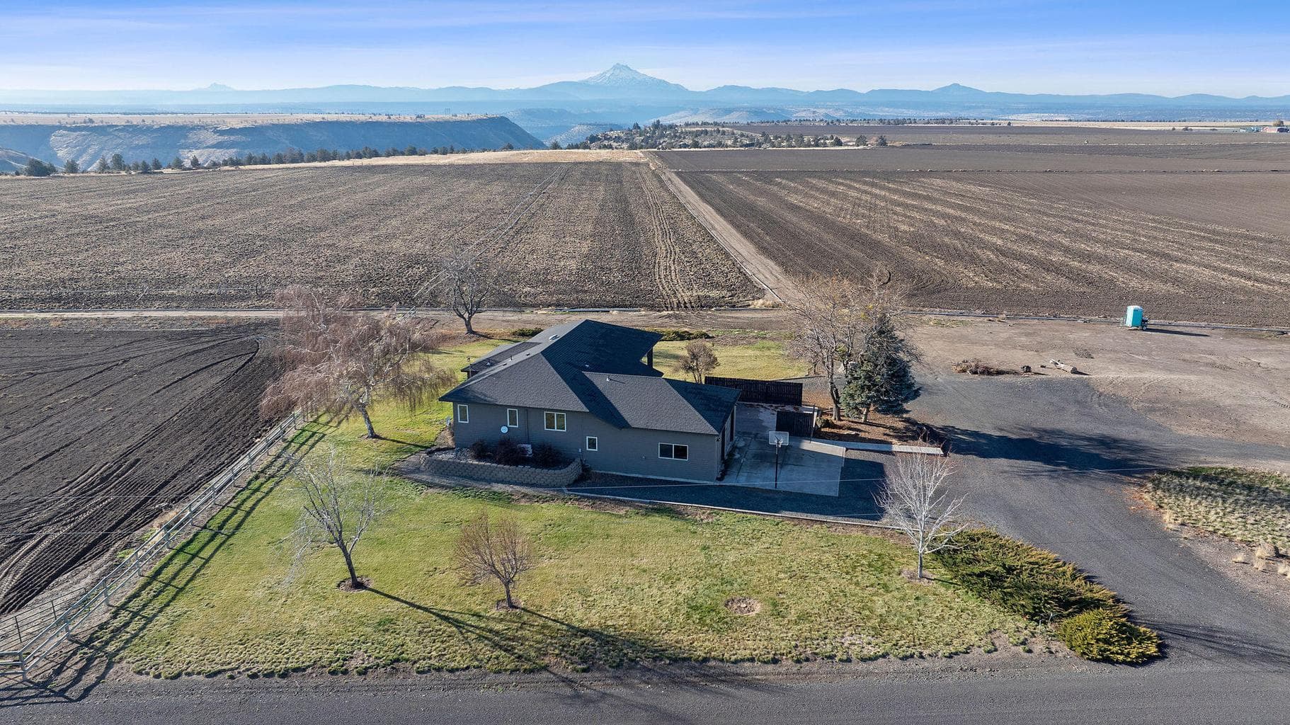 Photo of 2490 NW Deschutes Drive 9 of 49