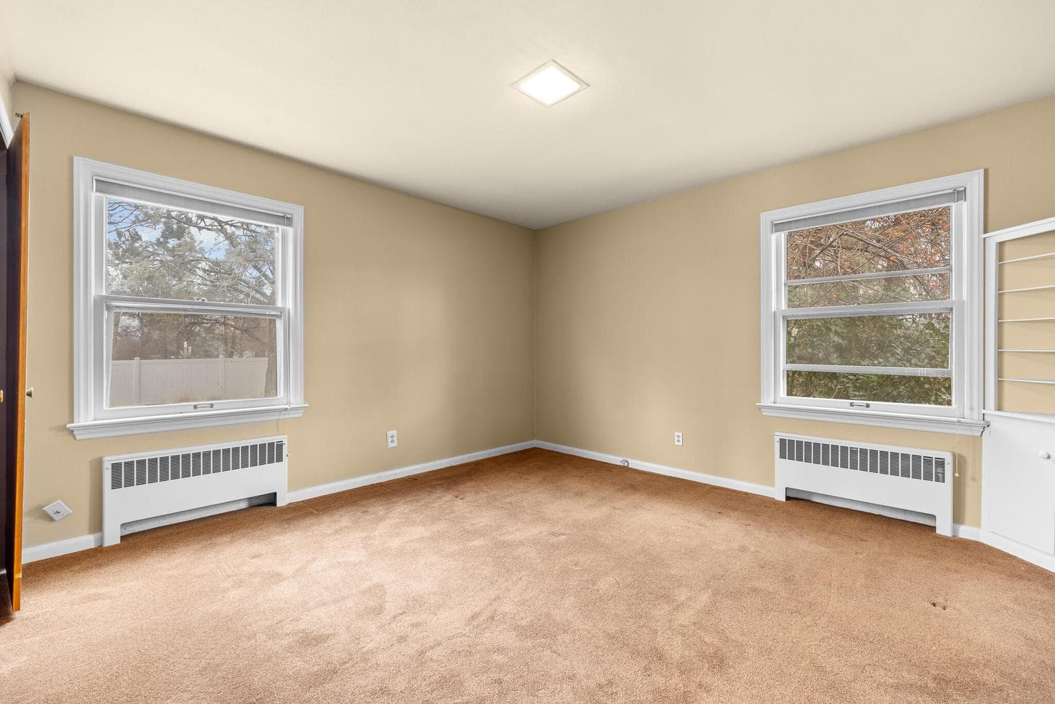 Photo of 1123 NW Canyon Drive 7 of 19