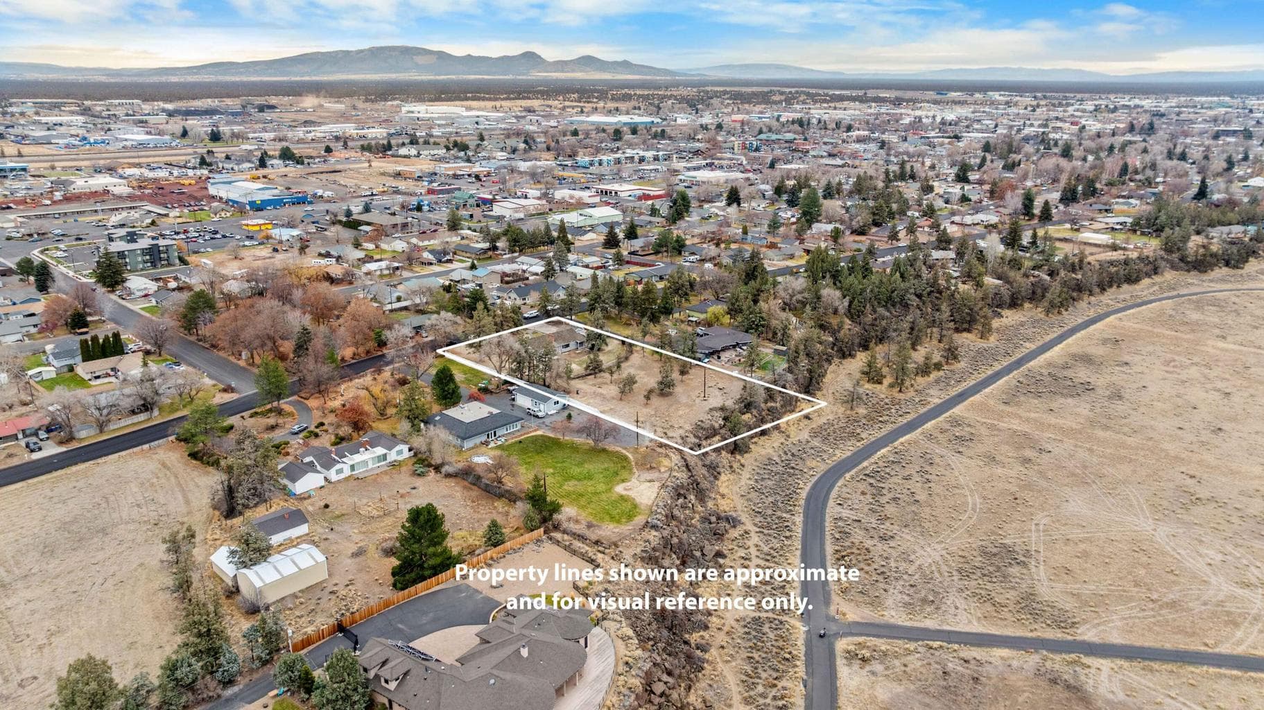 Photo of 1123 NW Canyon Drive 17 of 19