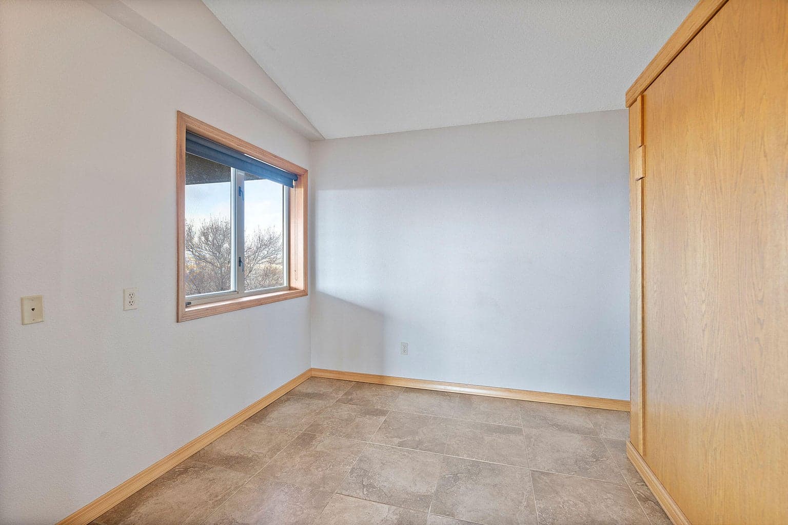 Photo of 2490 NW Deschutes Drive 24 of 92