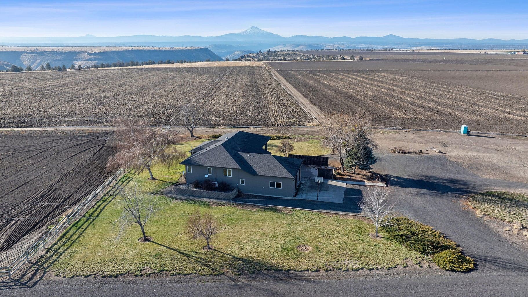Photo of 2490 NW Deschutes Drive 47 of 92