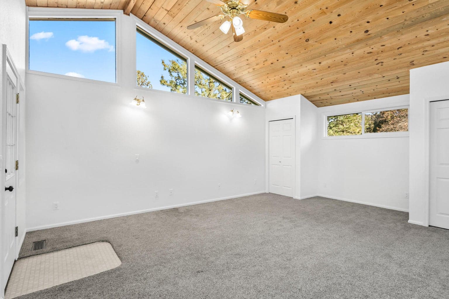 Photo of 642 NE Franklin Avenue 14 of 38