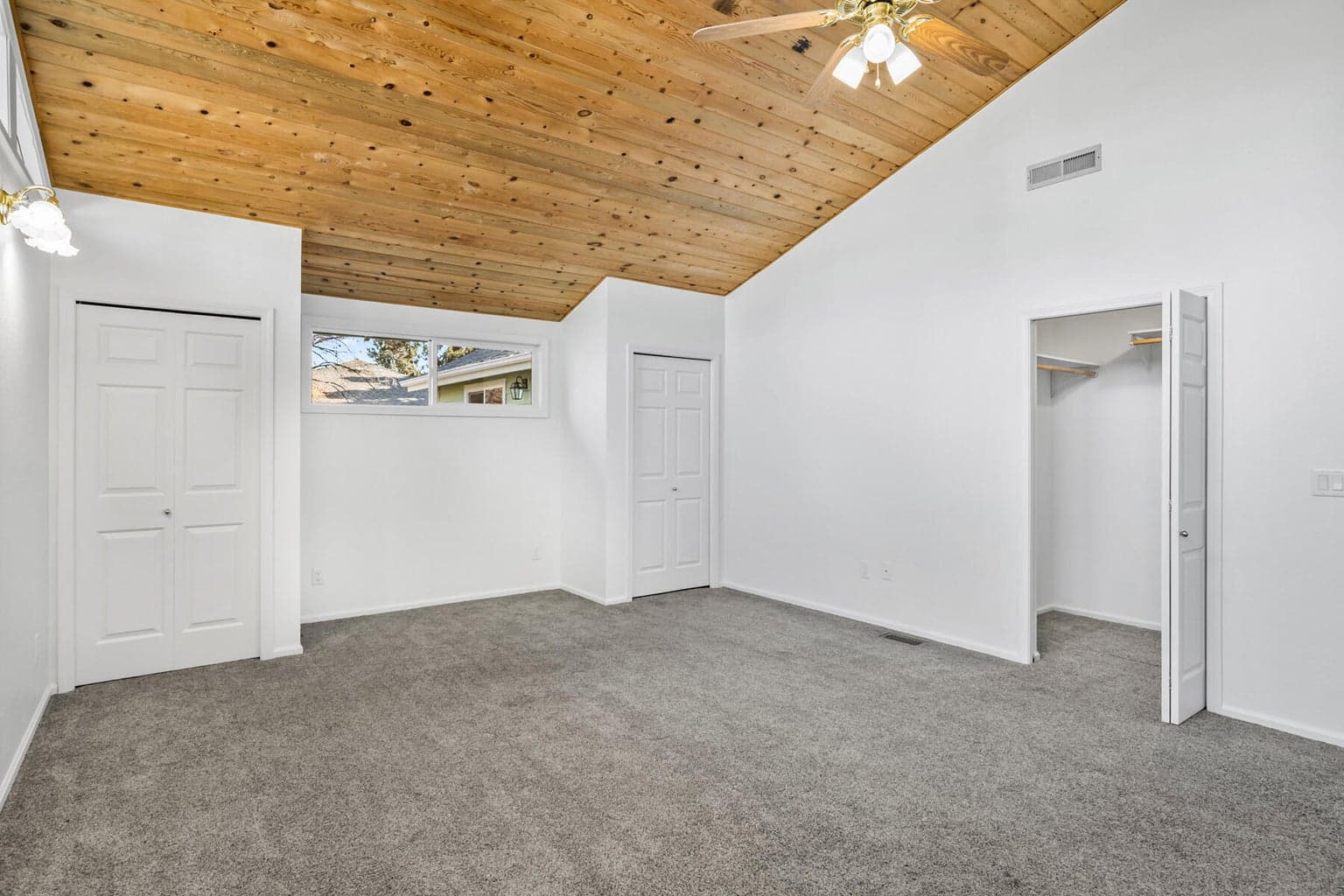 Photo of 642 NE Franklin Avenue 16 of 38