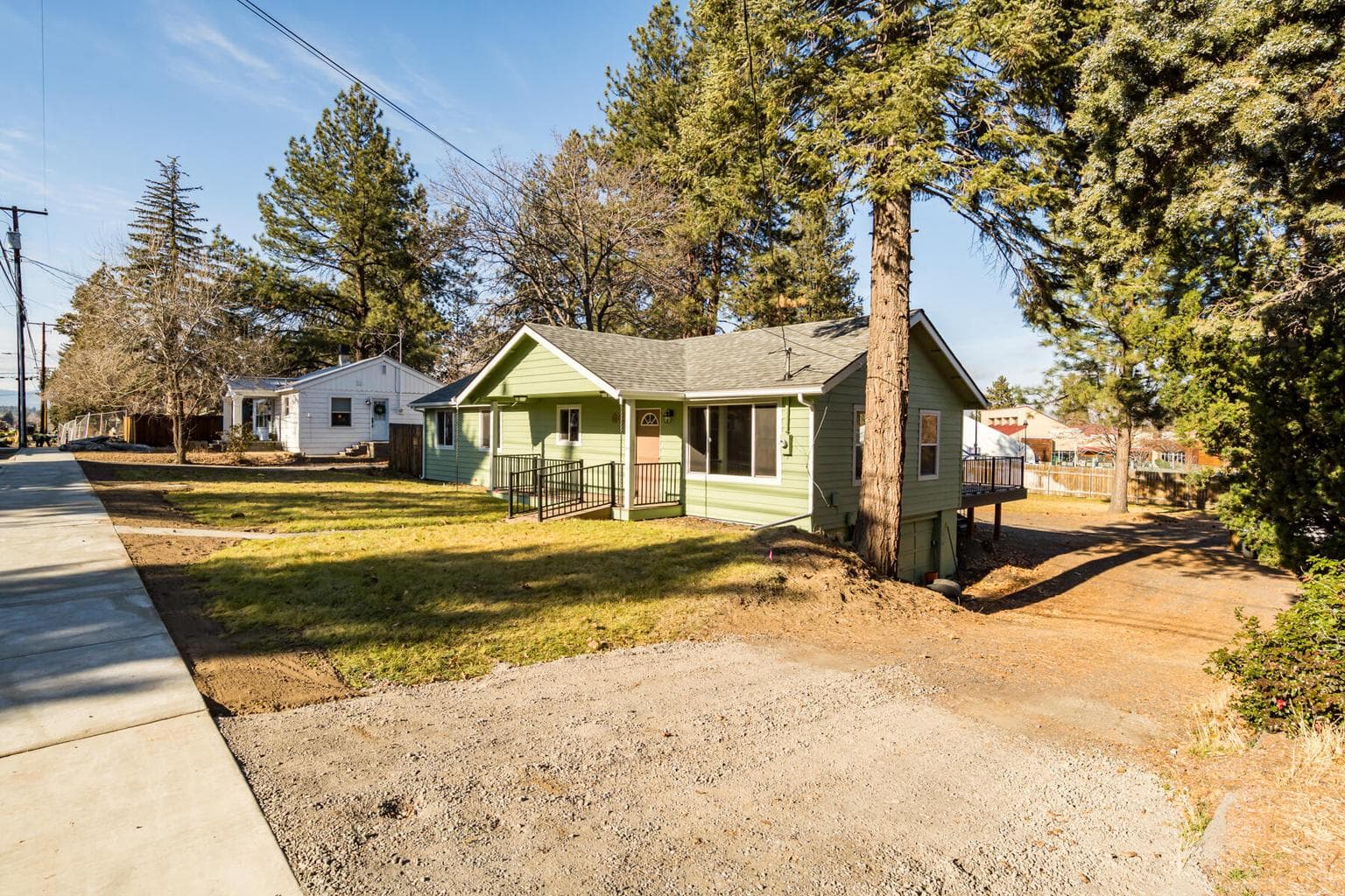 Photo of 642 NE Franklin Avenue 21 of 38