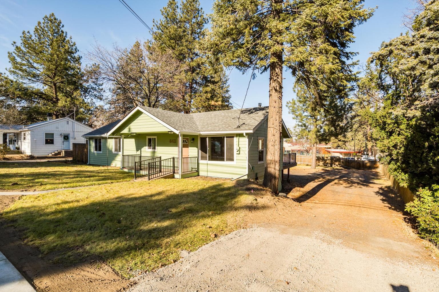 Photo of 642 NE Franklin Avenue 22 of 38