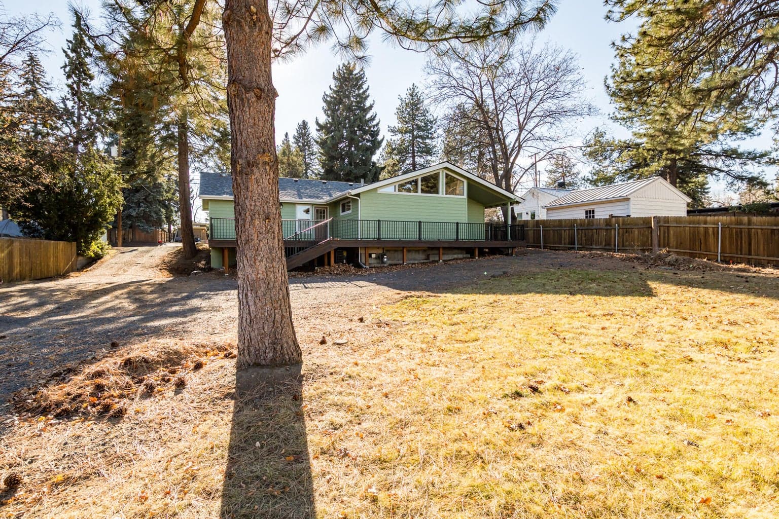 Photo of 642 NE Franklin Avenue 26 of 38