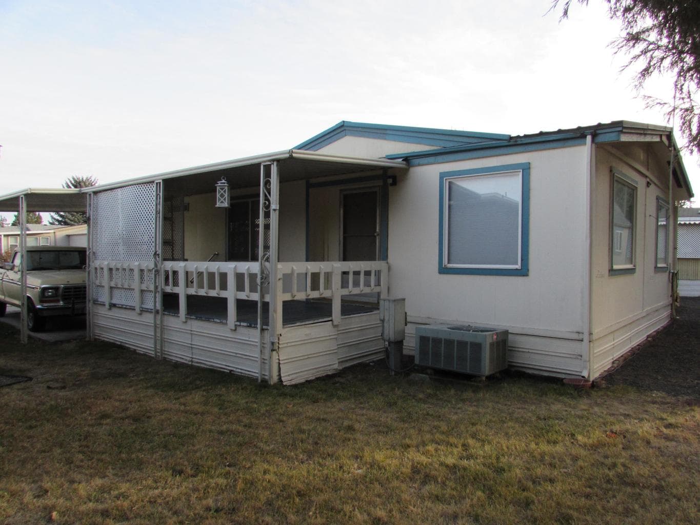 Photo of 2633 SW Obsidian Avenue 6 of 20