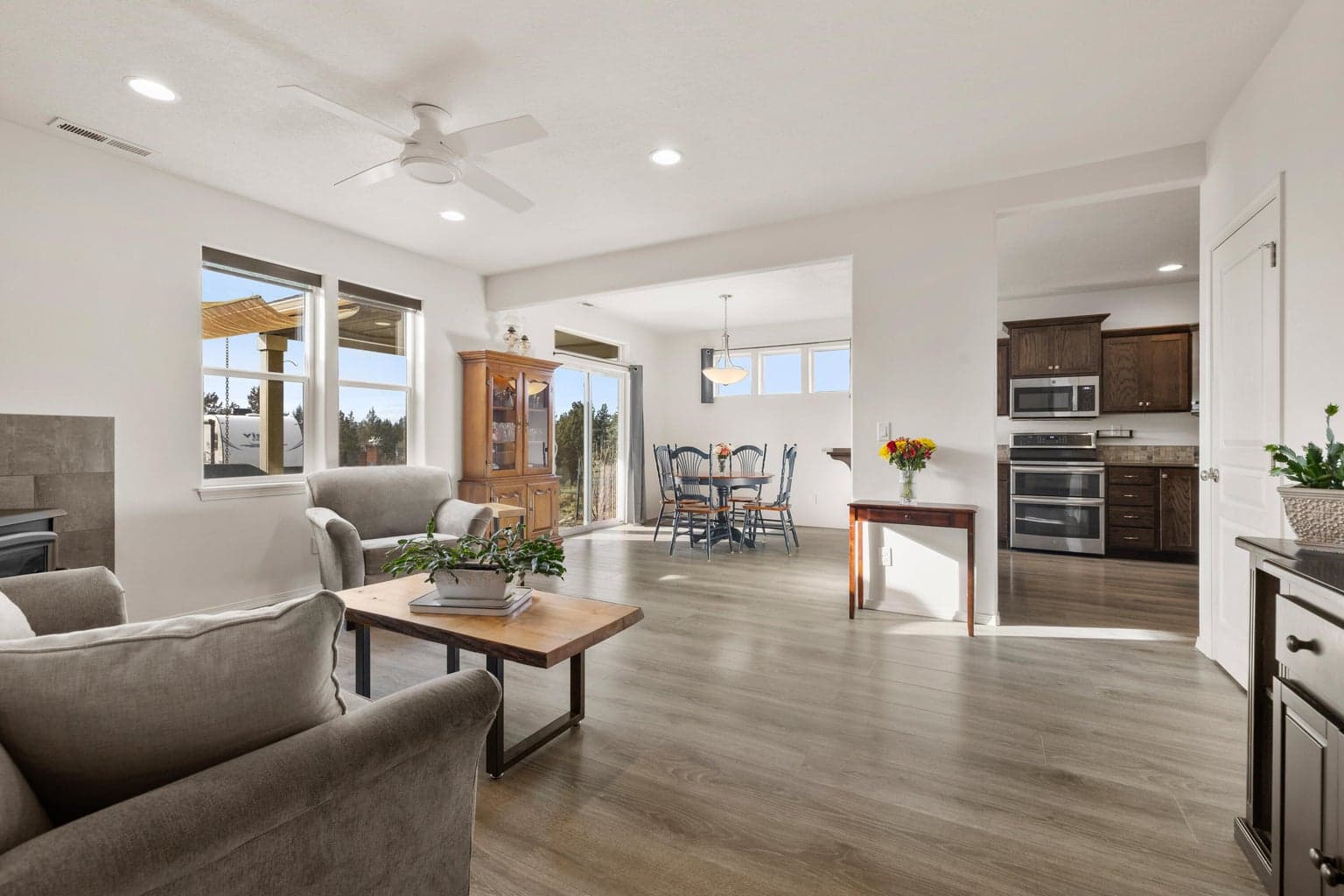 Photo of 9040 Sand Ridge 4 of 32