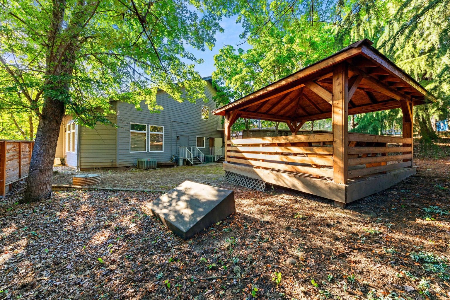 Photo of 873 7th 4 of 24