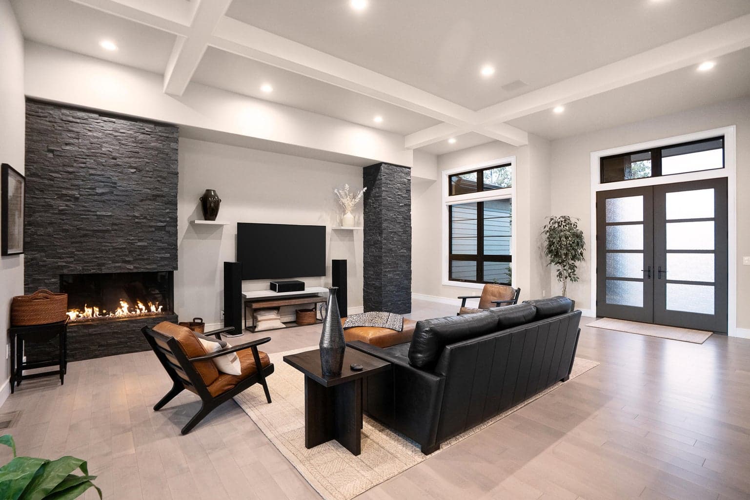 Photo of 61547 Hosmer Lake Drive 8 of 51