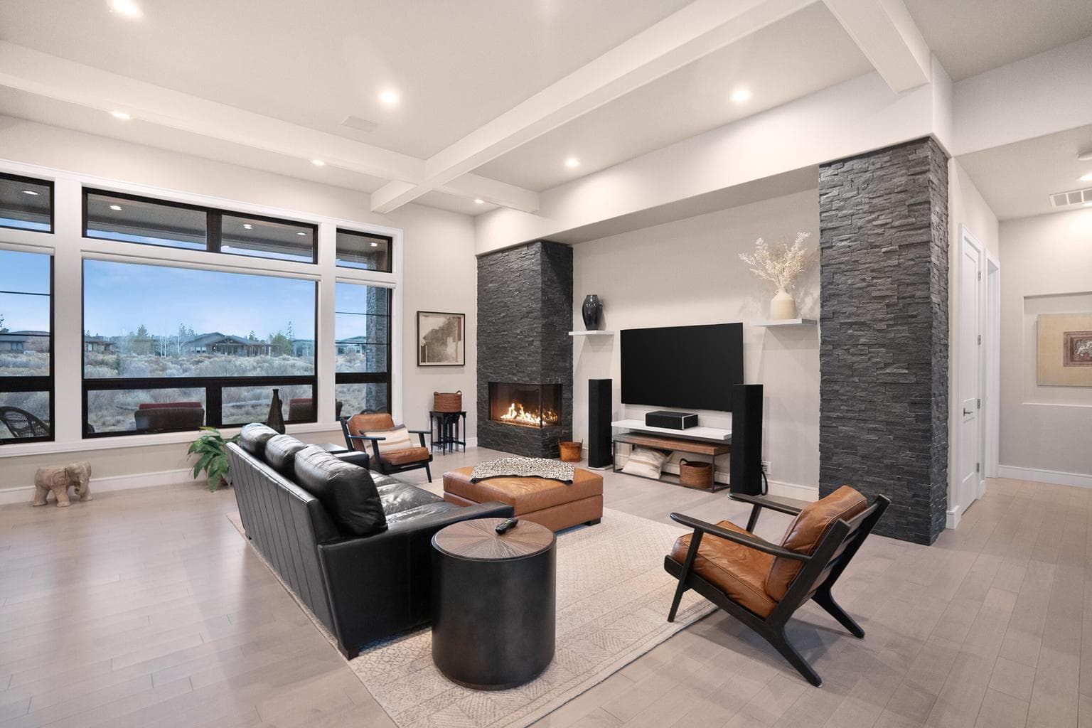 Photo of 61547 Hosmer Lake Drive 10 of 51