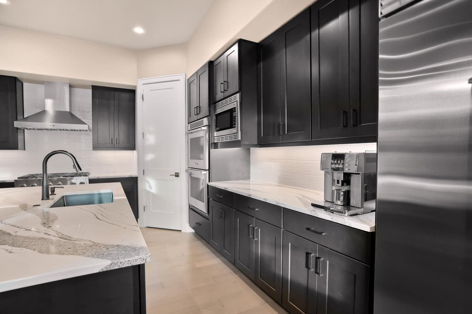 Photo of 61547 Hosmer Lake Drive 16 of 51