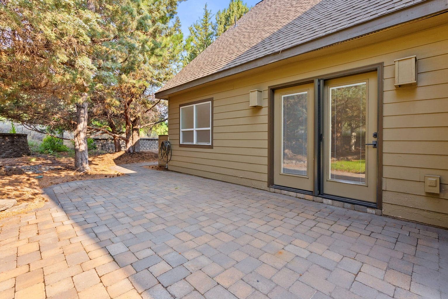 Photo of 3025 NW Fairway Heights Drive 9 of 32
