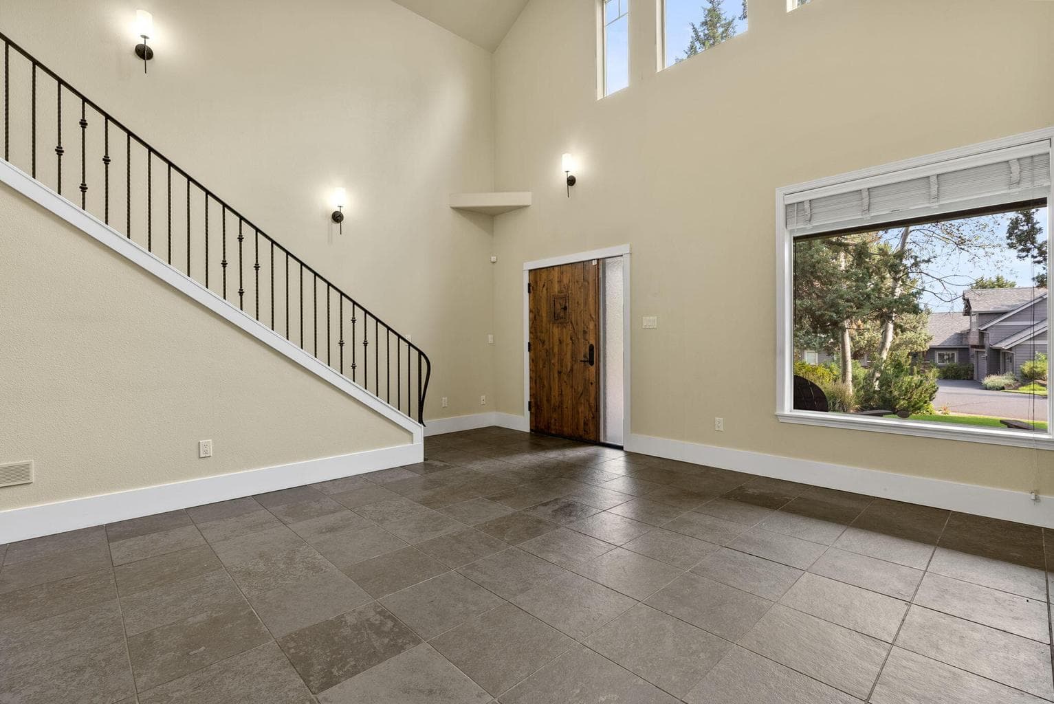 Photo of 3025 NW Fairway Heights Drive 15 of 32