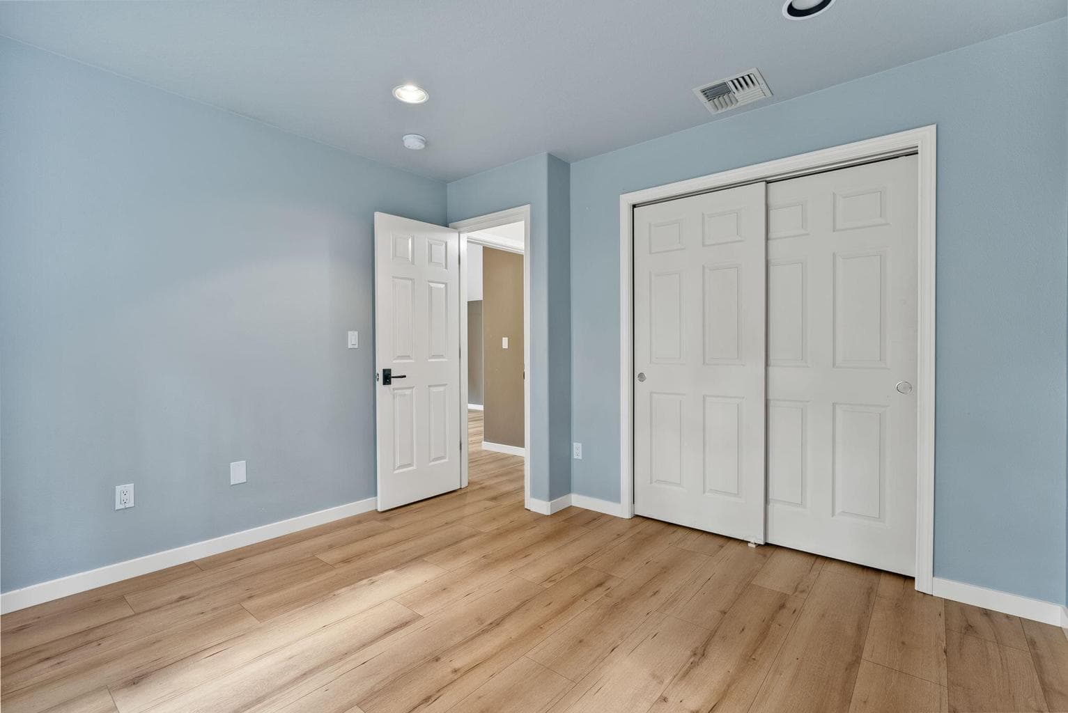 Photo of 3025 NW Fairway Heights Drive 20 of 32