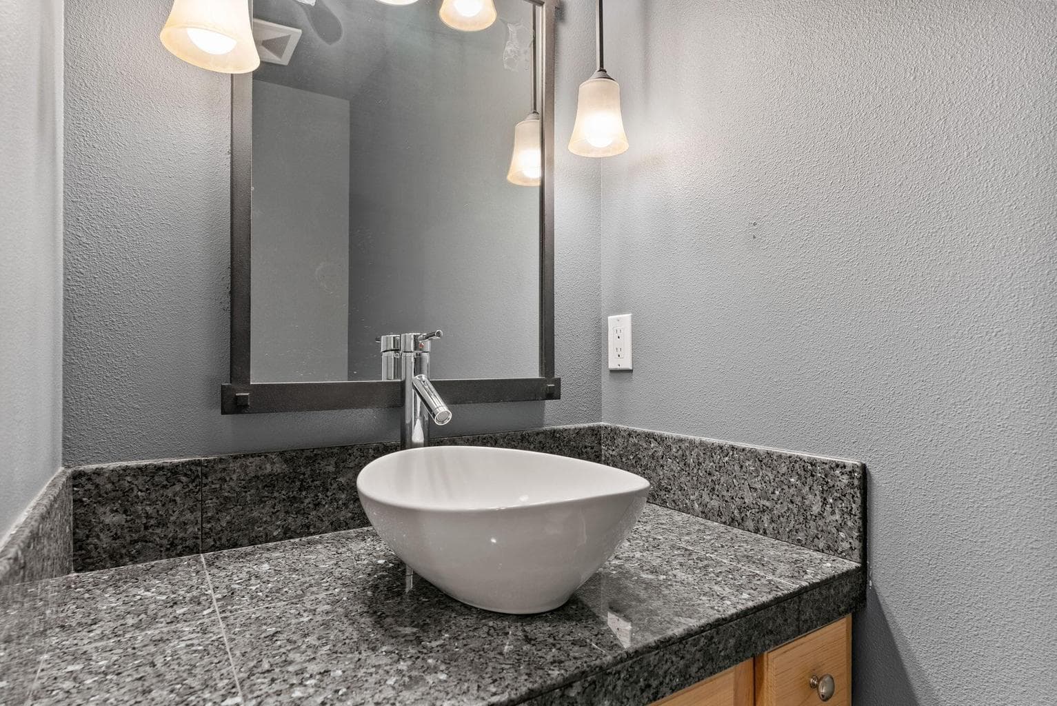 Photo of 3025 NW Fairway Heights Drive 14 of 32