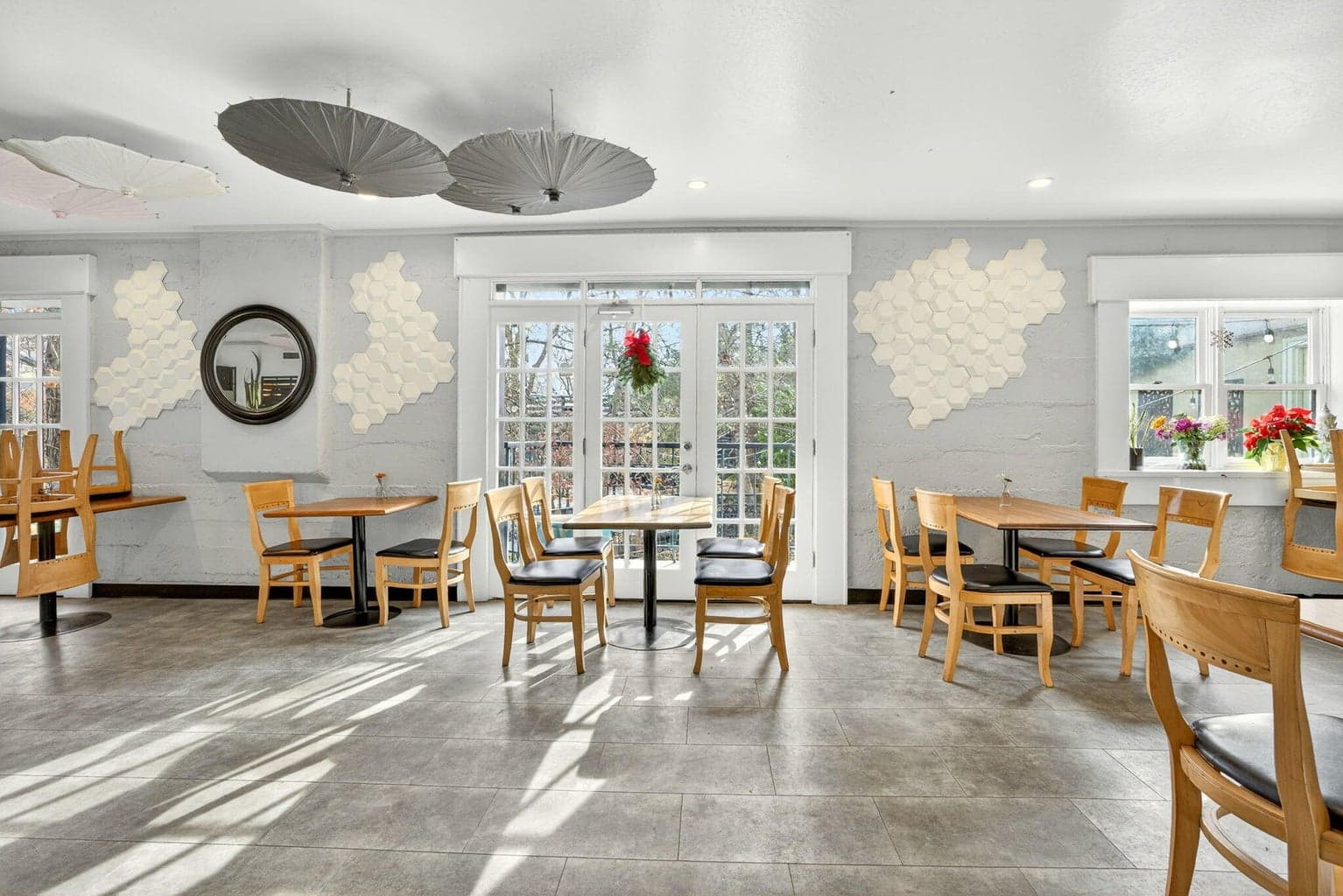 Photo of 84 Main 3 of 17