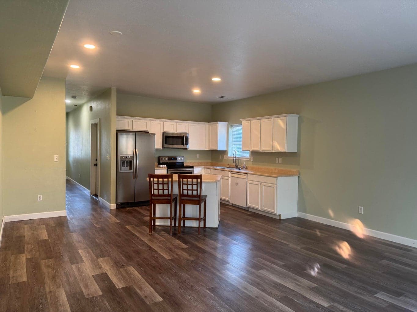 Photo of 7834 Phaedra 4 of 21