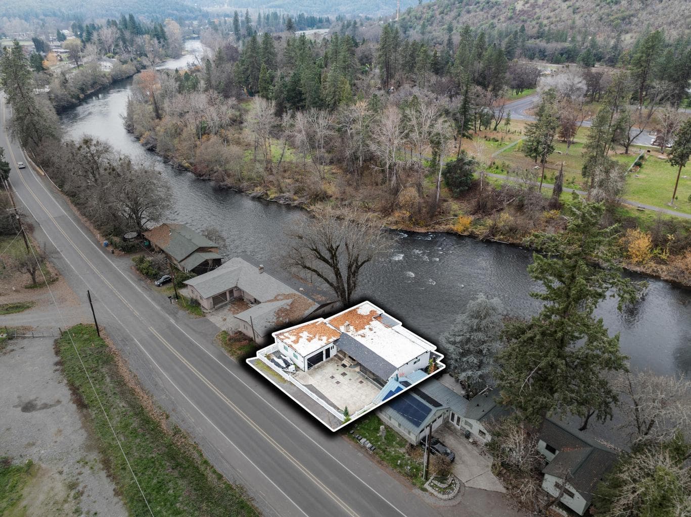 Photo of 2400 Rogue River 4 of 45