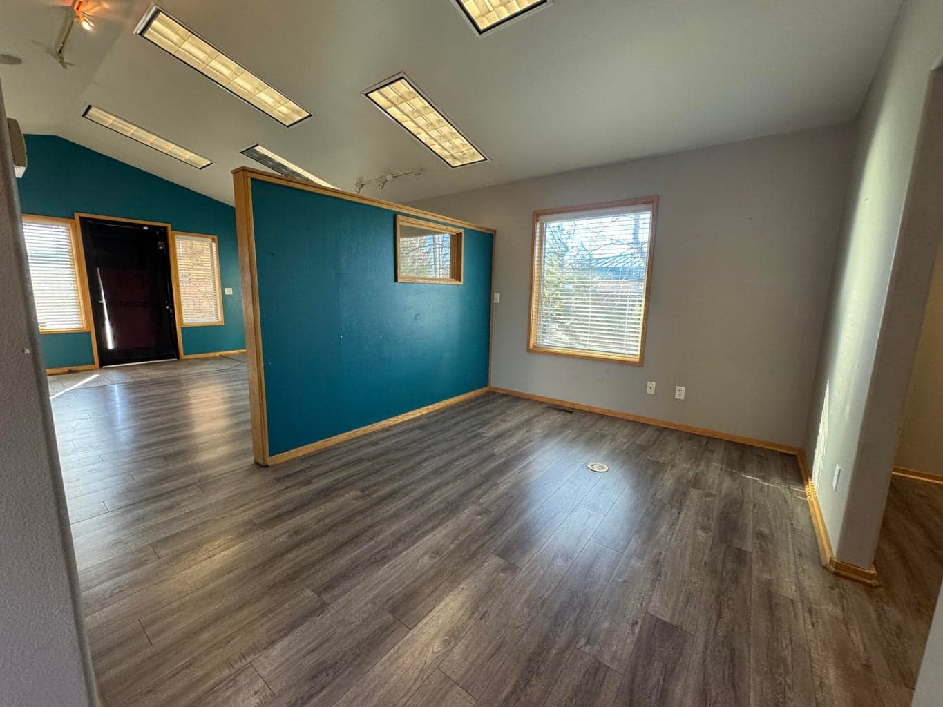 Photo of 917 SW Highland Avenue 7 of 12